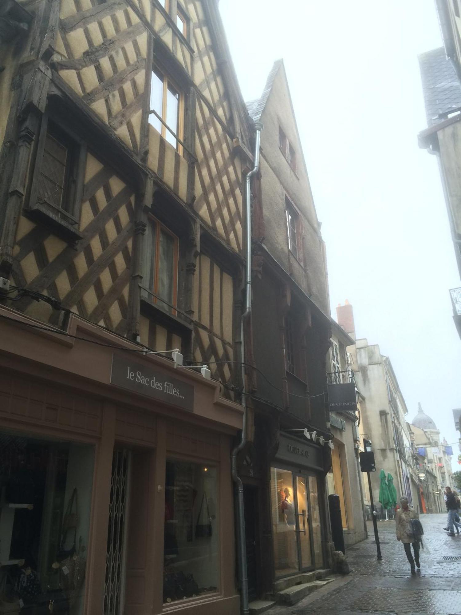 L'Appartement De La Maison Du Theatre Saint Bonnet Bourges Rom bilde